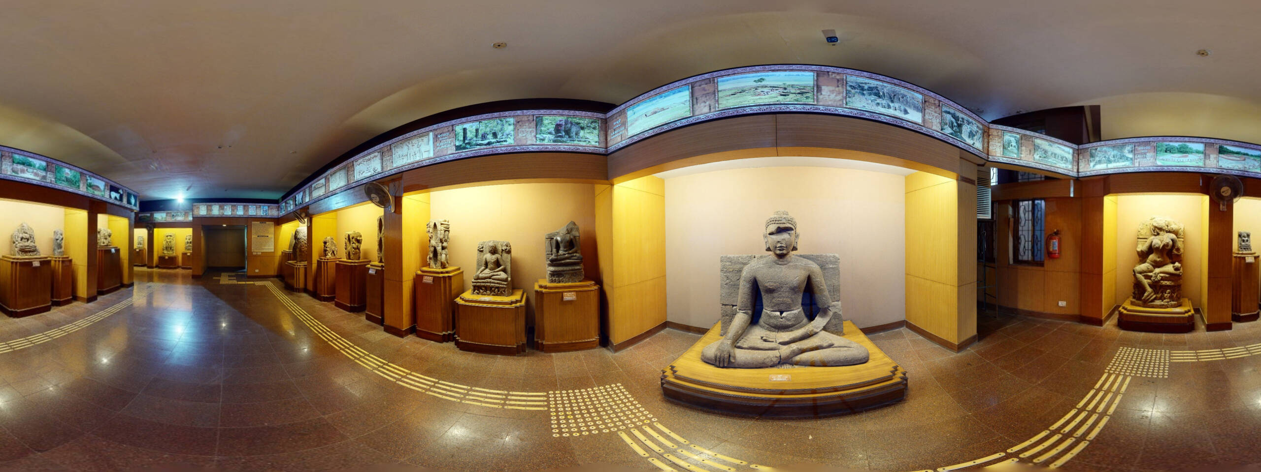 360 degree view of Archaeology gallery of Odisha State Museum